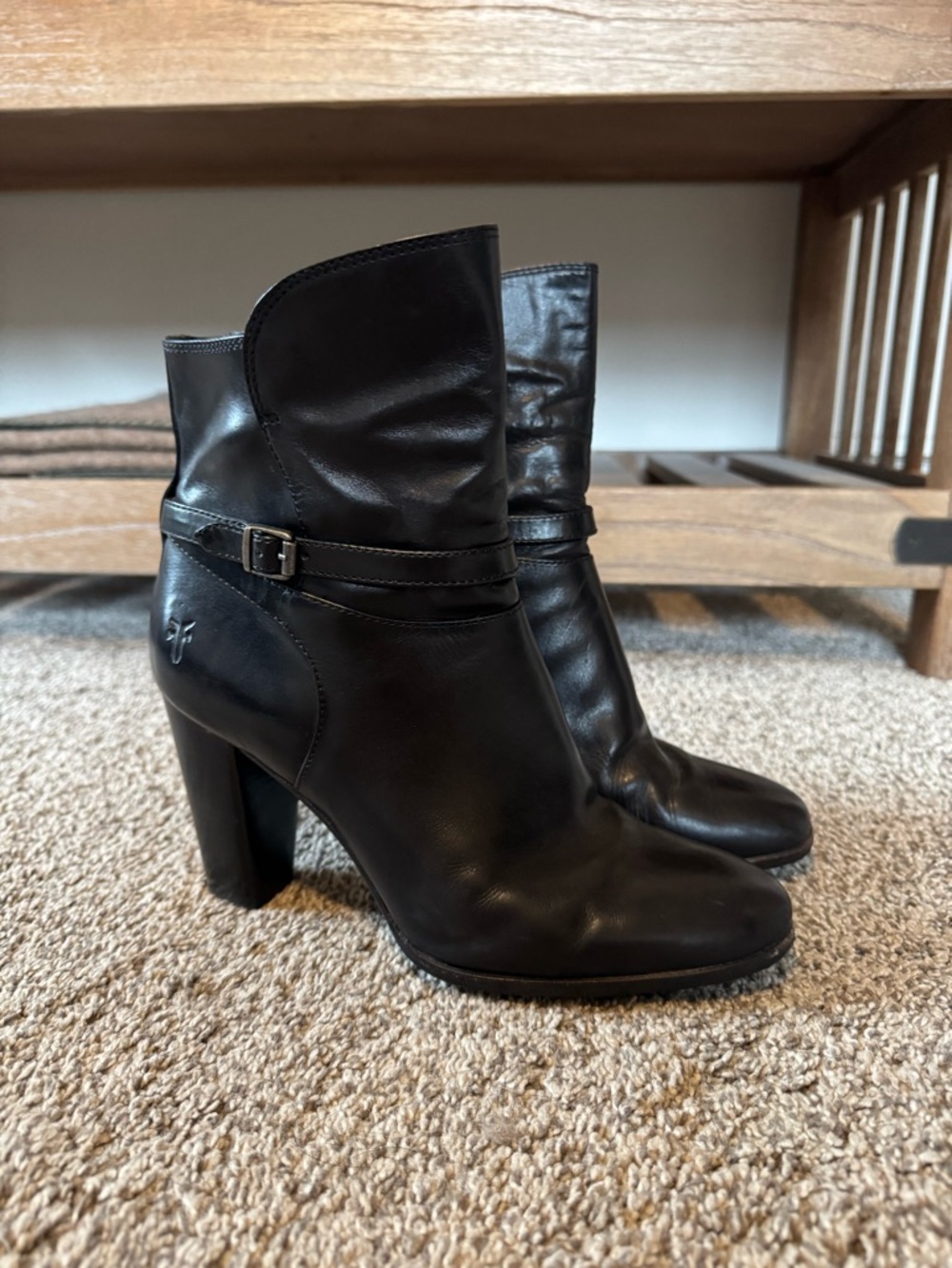 Frye Laurie Zip Bootie